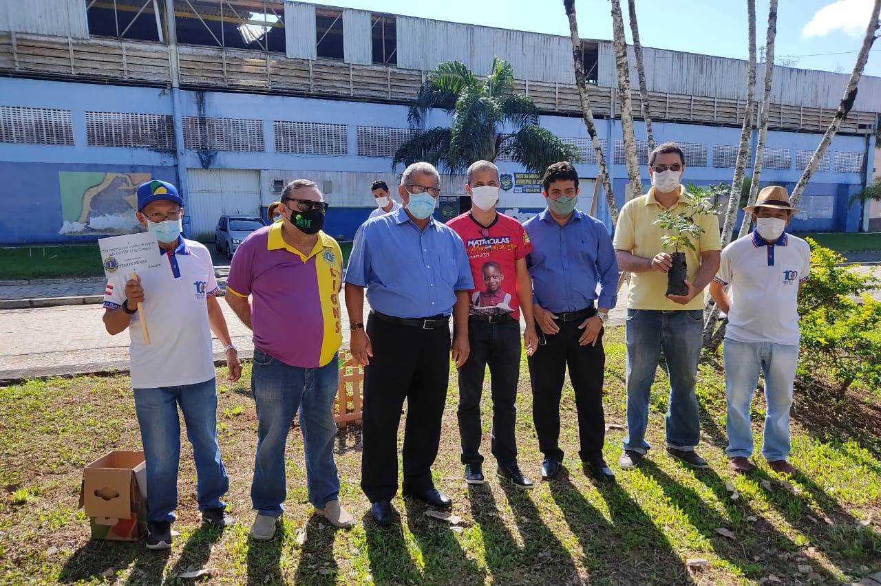 Camacã: Secretaria de Agricultura e Meio Ambiente em parceria com o Lions Clube e Maçonaria, realizam plantio de árvores e homenageia o empresário Eds